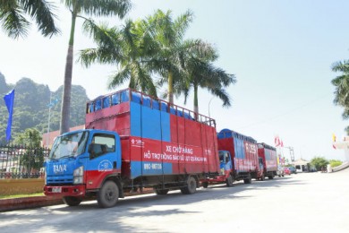 Công ty  Đại Thành trao tặng 60 bồn chứa nước nhựa tới đồng bào Quảng Ninh